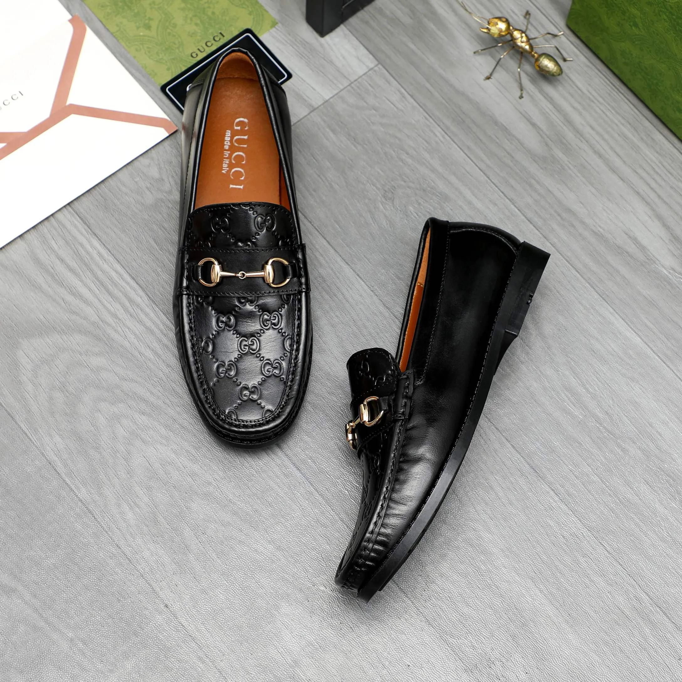 Men's shoes💰400 Product trademark: LV "Louis Vuitton" casual slip-on shoes Regular size: 38-45 (45 is custom-made and non-returnable) Product materials: Selected embossed cowhide upper, cowhide lining, rubber outsole